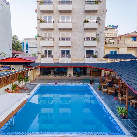 Majheri Resort And Spa Покхара Экстерьер фото